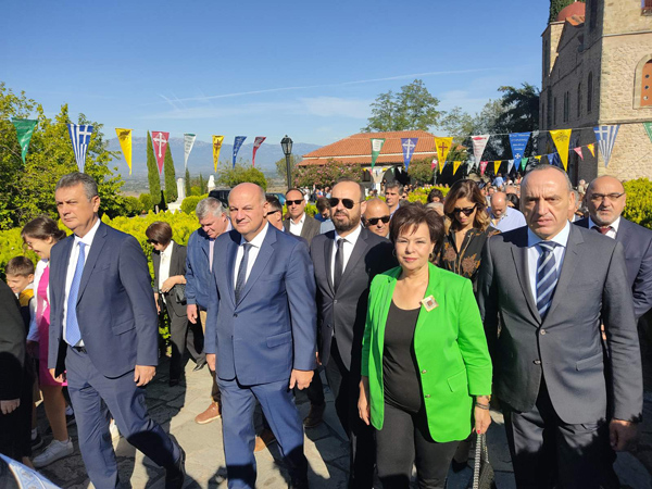 IMG-9943eea48c1997e72f35f40f66bb225a-V