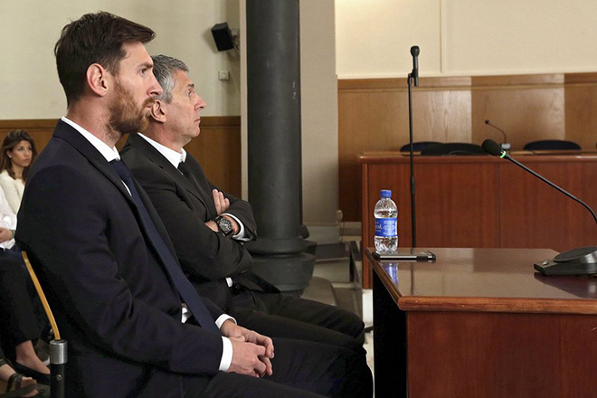 epa05410222 (FILE) A file picture dated on 02 June 2016 shows FC Barcelona's soccer player Lionel Messi (L) and his father Jorge Horacio Messi (R) attending a session of their trial in Barcelona, Spain, 02 June 2016. A court on 06 July 2016 convicted Messi and his fathers to 21 months in prison on tax charges.  EPA/ALBERTO ESTEVEZ / POOL