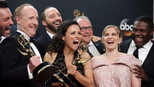 epaselect epa05547417 Julia Louis-Dreyfus (C), winner of the Best Actress in a Comedy Series Award, as well as Outstanding Comedy Series Award for 'Veep', poses with the cast in the press room during the 68th annual Primetime Emmy Awards ceremony held at the Microsoft Theater in Los Angeles, California, USA, 18 September 2016. The Primetime Emmy Awards celebrate excellence in national primetime television programming.  EPA/MIKE NELSON