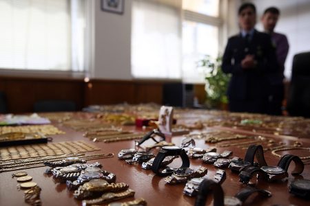Παρουσίαση των κλοπιμαίων των εγκληματικών ομάδων που εξαρθρώθηκαν πρόσφατα και έγιναν γνωστά «ως μαφία των Ρομά», στο αστυνομικό τμήμα του Αμαρουσίου, Τετάρτη 1 Φεβρουαρίου 2017. ΑΠΕ-ΜΠΕ/ ΑΠΕ-ΜΠΕ/ ΟΡΕΣΤΗΣ ΠΑΝΑΓΙΩΤΟΥ