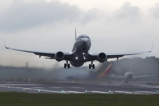 1454136_epitethike-ginaika-koimotan-aeroplano