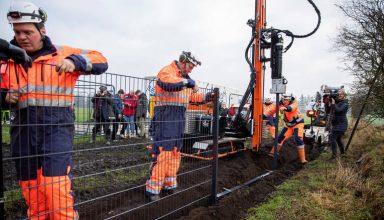2019-01-28T132507Z_190204548_RC1A0791D1A0_RTRMADP_3_DENMARK-GERMANY-FENCE