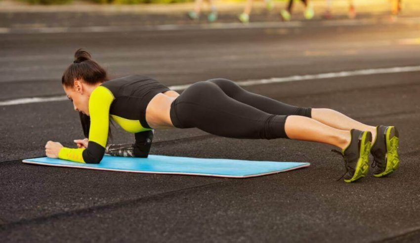 5-Simple-Exercises-to-Shape-Your-Figure-That-You-Can-Do-at-Home