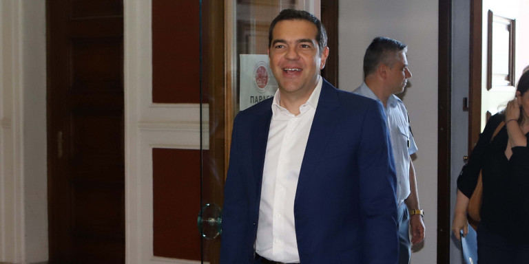 alexis-tsipras-mple-kostoumi-2019-5-20