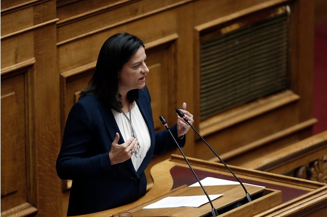 Η υπουργός Παιδείας Νίκη Κεραμέως μιλά στην ολομέλεια της Βουλής, στη συζήτηση των προγραμματικών δηλώσεων της κυβέρνησης, Δευτέρα 22 Ιουλίου 2019. Ολοκληρώνεται η ανάγνωση των προγραμματικών δηλώσεων της κυβέρνησης η οποία πρόκειται να ολοκληρωθεί σήμερα τα μεσάνυχτα, για την παροχή ψήφου εμπιστοσύνης στην κυβέρνηση. ΑΠΕ-ΜΠΕ/ΑΠΕ-ΜΠΕ/Αλέξανδρος Μπελτές