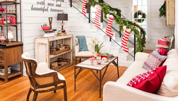 thehomeissue_smallspacexmasdecor001-1-620x354