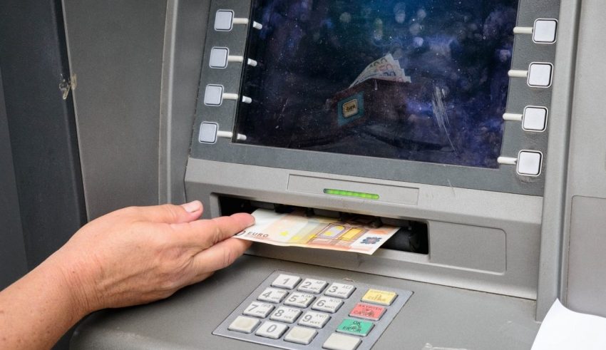 ATM-Euros-(Eurokinissi)